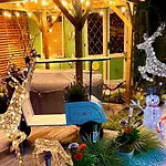 Cosy Garden Accommodation, Private Hot Tub & Four Poster Bed York