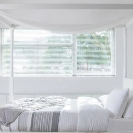 Cosy Garden Flat, Private Hot Tub & Four Poster Bed יורק
